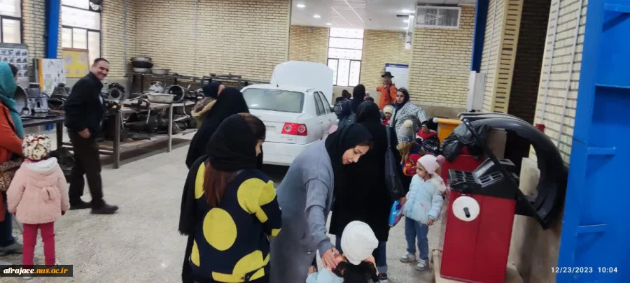 بازدید از مجموعه کارگاهی شهید احمدی روشن توسط خانه های مادر و کودک 4